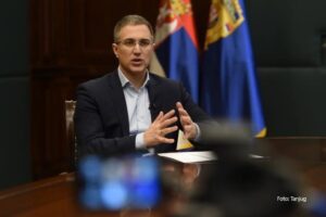 “Doći ćemo do tih ljudi”: Ministar Stefanović potvrdio da su nađene patrone suzavca koje MUP ne koristi