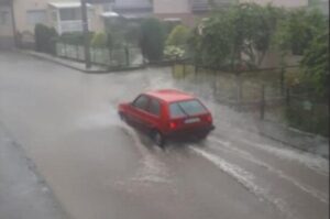 Nevrijeme stiglo u BiH: Upaljen žuti meteoalarm za veći dio zemlje VIDEO