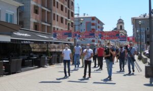 Protest na Palama: SNSD brani Vučića