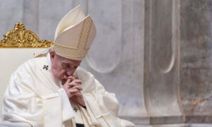 Infekcija se vratila: Papa Franjo primljen u rimsku bolnicu