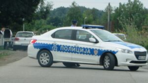 Policija traga za razbojnicima: Naoružani sjekirama iznudili novac