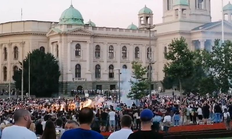 Svjetski mediji: Desničarski demonstranti izazvali nemire u Srbiji