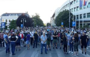 Protesti u više gradova Srbije: Demonstranti blokirali ulice u Nišu, Kragujevcu i Novom Sadu