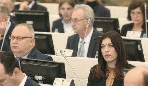 DF brani Sanju Vulić: “SDP da prestane sa seksističkim vrijeđanjem”