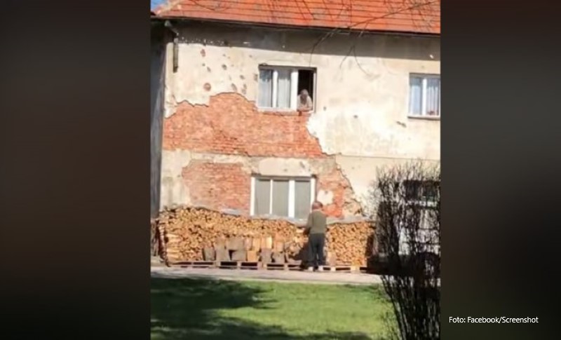 Djed dobacuje drva baki: Video snimak iz BiH zabavio društvene mreže