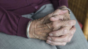 Priča sa “hepi endom”: Baka Đurđa u 108. godini života pobijedila opaku koronu