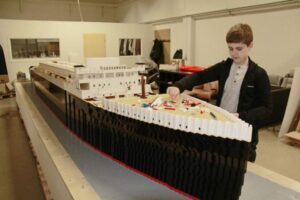 Zadivljujuće: Dječak napravio najveću repliku Titanika od 56.000 Lego kockica