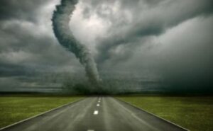 Vanredna situacija na Floridi – iščekuje se udar uragana Isaja