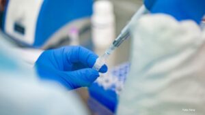 Istraživači ohrabreni! Pozitivni rezultati testiranja oksfordske vakcine protiv korone