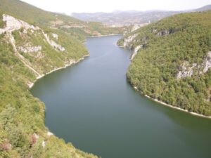 Cvjetaju alge: Iz Vodovoda objasnili zašto je promijenjena boja Vrbasa u Bočcu