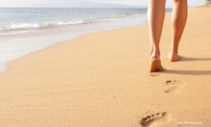 Ljudi koji žive pored mora su srećniji – šetnja plažom pomaže u borbi sa depresijom