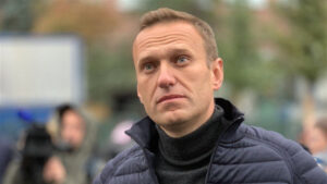 Od juče diše samostalno! Navalni se probudio iz kome i objavio sliku sa porodicom FOTO