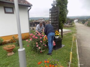 Sjećanje na žrtve “Oluje”: U Banjaluci položen vijenac kod spomenika stradalim Krajišnicima