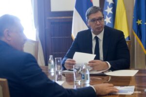 Vučić obećao finansijsku pomoć Srpskoj: “Želimo da ljudi sačuvaju ono što su im djedovi ostavili”