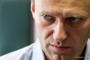 Ljekari ne žele rizik: Navaljni ostaje u bolnici u Omsku, transport opasan po život