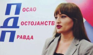 Petrovićeva brani Borenovića: Zastavu Ukrajine razvili pojedini učesnici konferencije
