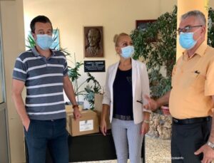 Dobro djelo u doba korone: Bivša učenica donirala dezinfekciona sredstva školi u Banjaluci