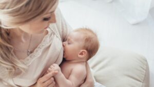 Dojenjem do zdravije bebe: Majčino mlijeko veoma korisno za novorođenče