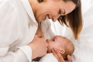Riječ struke: Majke treba da doje bebe čak i ako su zaražene korona virusom