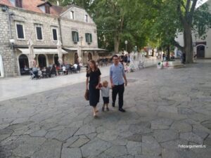 Princ odmara na jugu Srpske: Filip Karađorđević sa porodicom u Trebinju