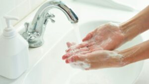 Hitno upozorenje ljekara: Gel za dezinfekciju ruku u ovim situacijama može biti opasan