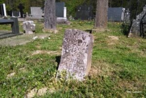 Nevjerovatno, ali istinito: Iskopao grobne ostatke predaka da napravi mjesta za sebe i suprugu