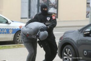 U Banjaluci uhapšeno lice s potjernice: Muškarac pao u “ruke zakona” zbog krađe