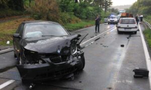 Teška saobraćajna nesreća na Ibarskoj magistrali, sudar četiri automobila VIDEO