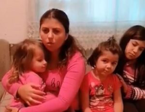 Muke samohrane majke: Jelena ima tri kćerkice sa kojima mora da se seli, a nemaju gdje VIDEO