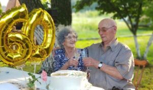 Supružnici iz Laktaša proslavili 60 godina braka: Nije trebalo mnogo za sreću