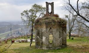 Na brdu iznad Banata zemlja izbacuje ljudske kosti? Ljudi i danas pričaju o kletvi koja se obistinila