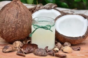Olakšajte borbu za ljepotu i zdravlje: Kokosovo ulje – spas za kovrdžavu kosu