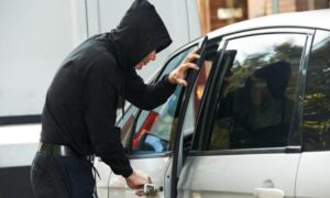 Dvojac “pod lupom” zakona: Sokočani osumnjičeni za krađu automobila “škoda oktavia”