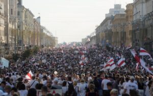 Novi protesti: Oko 2.000 demonstranta i večeras se okupilo u Minsku