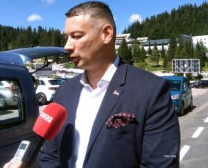 “Želimo da vidimo o čemu je riječ”: Nešić tvrdi da će DNS podržati Dodikov veto