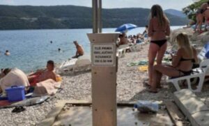 Plaća se i tuširanje na plaži: Neum je izbor mnogih građana za ljetovanje, ali su cijene paprene