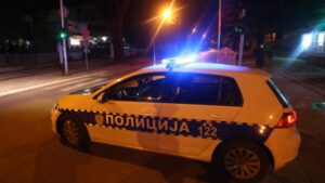 Policajac završio u bolnici: Dobio potres mozga nakon što ga je udarilo auto