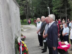 Ubijani sjekirom, maljem, viljuškama: Služen pomen ustaškim žrtvama iz potkozarskih sela