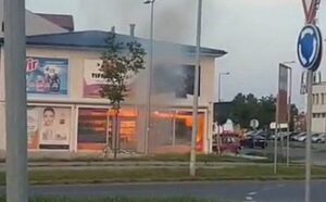 Muškarac izazvao požar u parfimeriji dok su radnice bile unutra – VIDEO