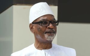 Nakon vojne pobune, predsjednik Malija podnio ostavku i raspustio vladu i parlament
