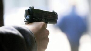 Jeziva porodična tragedija: Muž ubio ženu hicem iz pištolja, pa presudio sebi