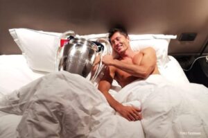 Levandovski spavao s peharom Lige šampiona: Poljak nije mogao da se odvoji od trofeja