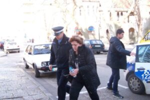Dolijala “kraljica džeparoša”: Policija uhapsila ženu osumnjičenu zbog više krađa u Srpskoj