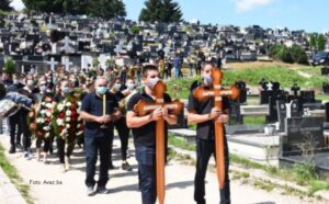 Dan žalosti na Palama: Supružnici sahranjeni, drogiranom vozaču predložen pritvor