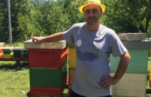 Medom čini čuda: Ovaj pčelar je spasio sebe, a sada pomaže drugima u liječenju