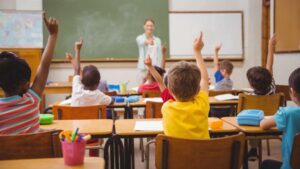 “Puste” klupe u učionicama: Upisano manje učenika u osnovne i srednje škole