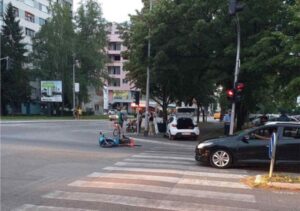 Nesreća u centru Banjaluke: Motociklista povrijeđen nakon sudara sa automobilom