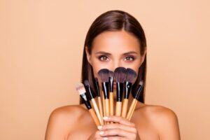Šminkanje tokom ljeta: Ujednačite ten uz mali trik