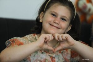 Istinski borac: Hrabra šestogodišnja djevojčica pobijedila leukemiju