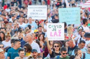 Nekoliko hiljada ljudi na antikorona protestu u centru Zagreba